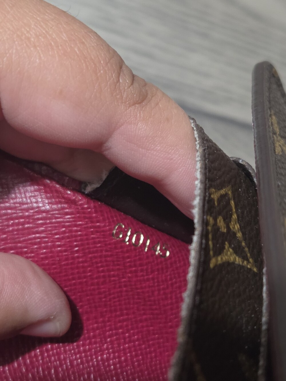 Louis Vuitton Wallet - Picture 9 of 10